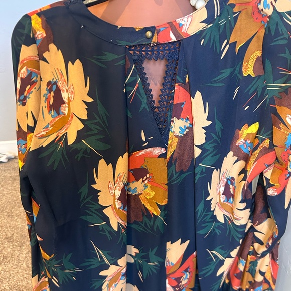 Navy boutique dress. Size medium. - Picture 3 of 4